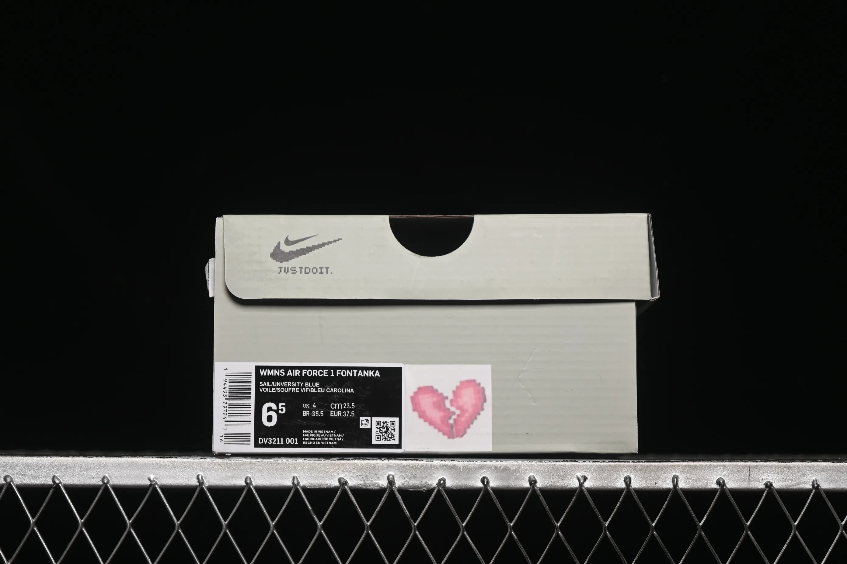 All categories Nk Air Force 1 Air Force series Nk Air Force 1 Fontanka Air Force low-top Nike Air Force 1 Fontanka "Pixel Sweetheart" Hand-painted graffiti Pixel Sweetheart Air Force One customized sneakers DV3211-001